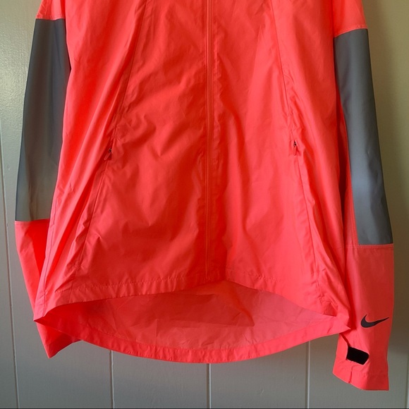 NIKE RUN DIVISION FLASH JACKET Women’s Sz M. NWT. - Picture 5 of 13